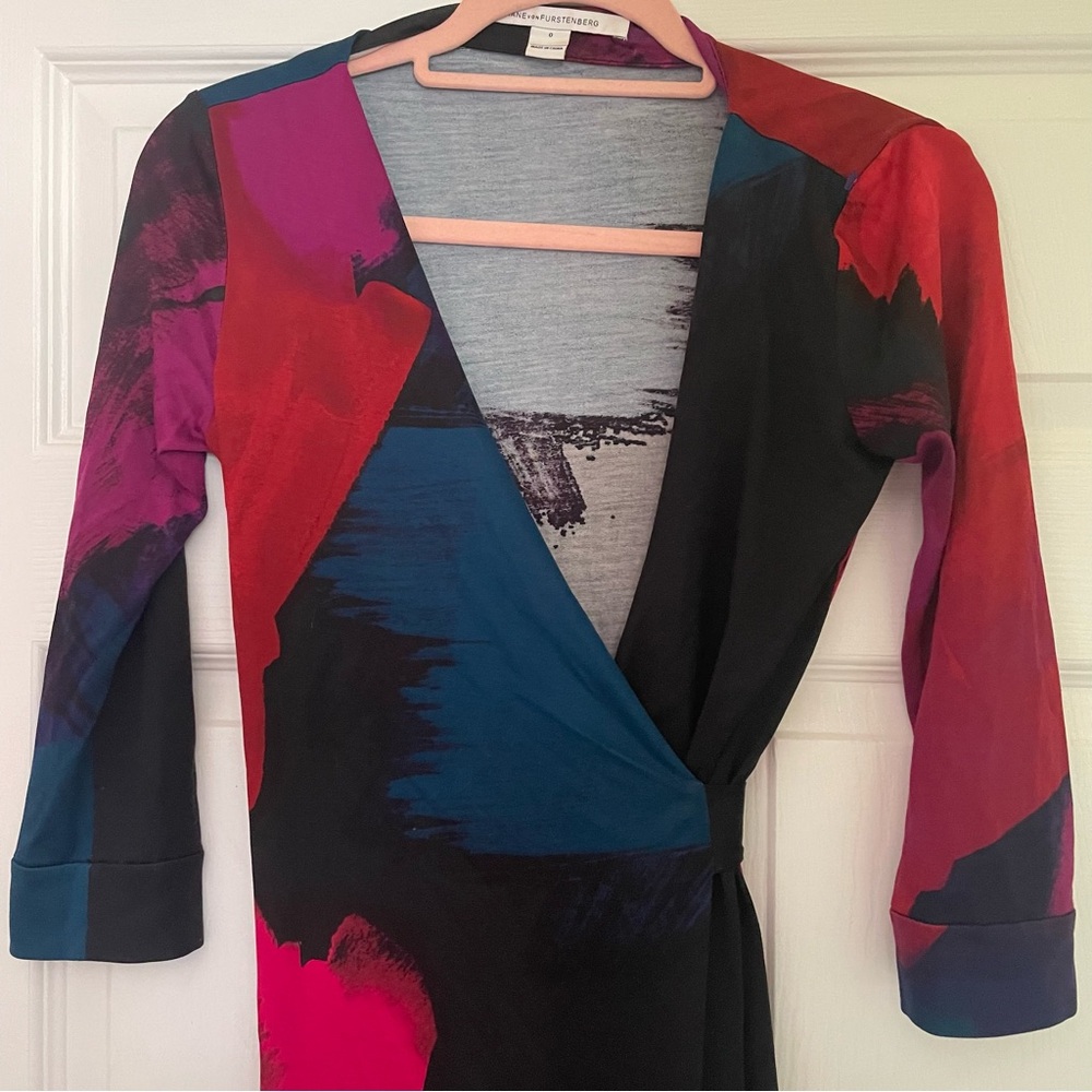 Diane Von Furstenberg Silk Abstract Wrap Dress 0 Midi